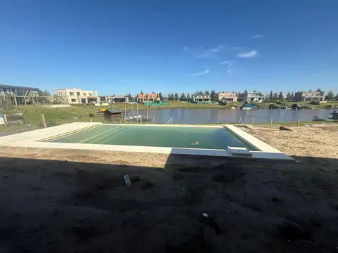 Casa 4 ambientes con 4 baños