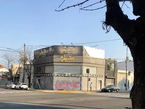 Doble Lote en Congreso y Donado.30 Mts de Frente en Congreso