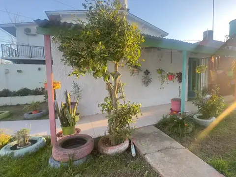 Casa 2 ambientes con 1 baño