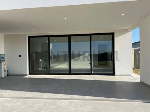 Guillermo Enrique Hudson, Provincia de Buenos Aires , Piso 0