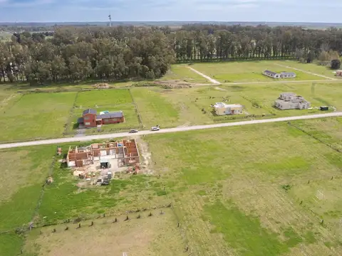 Lote de 2000m2 en Carlos Keen barrio cerrado