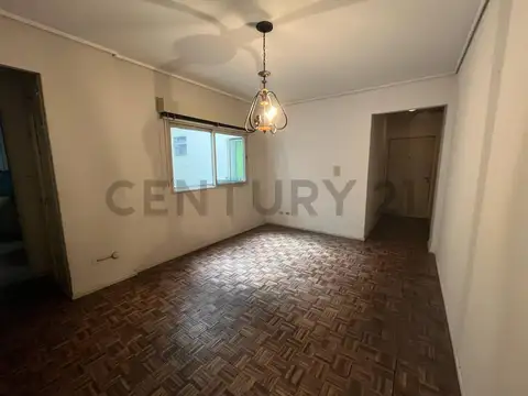 Venta en Caballito - 3 ambientes a modernizar.