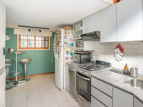 VENTA CASA 5 AMB RECICLADA CON COCHERA EN OLIVOS