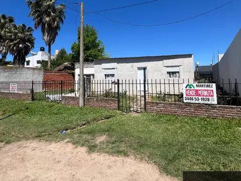 Casa en venta c/ cochera en Gualeguaychú