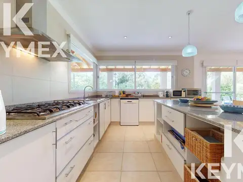 Casa en Venta en Club Miralagos, USD 320.000