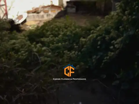 GALPÓN CON PATIO INTERNO, EN VENTA