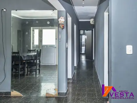 Casa 6 ambientes con 3 baños