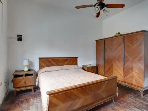 Venta Casa 3 ambientes con galpon Lugano