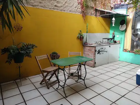 Casa 4 ambientes con 1 baño