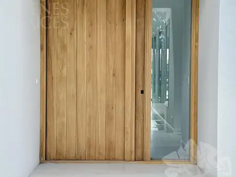 Casa 6 ambientes con 4 baños