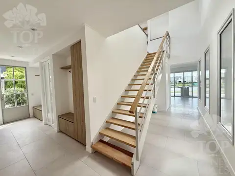 Casa al agua en venta en Laguna Grande