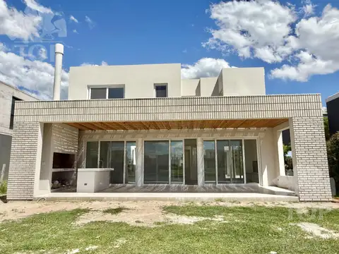 Laguna Grande - Villanueva