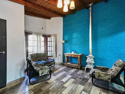 Casa 5 ambientes con 2 baños