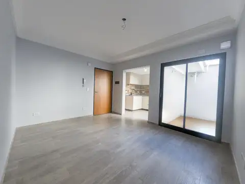 2 ambientes en PB con patio en Devoto (Santo Tome 4400)