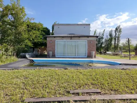 SE VENDE CASA + QUINCHO LOTE 2400 m2 BARRIO CRERAD