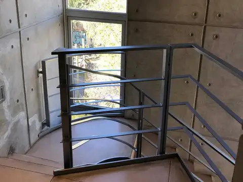 Oficina en Alquiler en Olivos Vias/Rio, USD 1.300