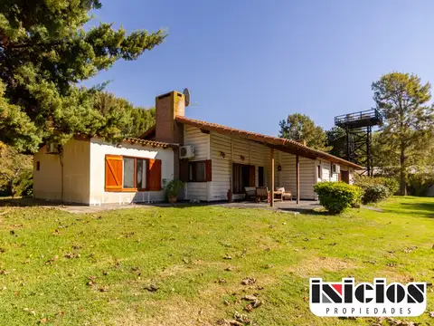 Casa en Lote: Luques y Fragata Sarmiento - La Esmeralda - C965