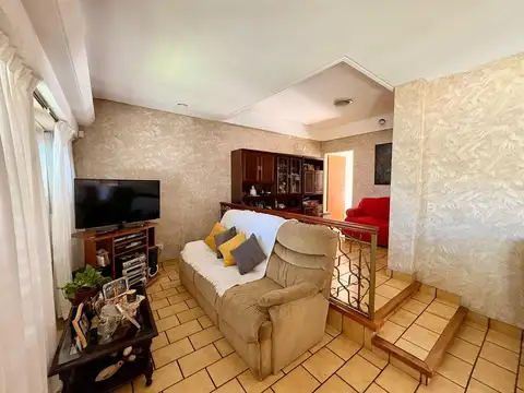 Depto Tipo Casa en Venta con 2 cocheras