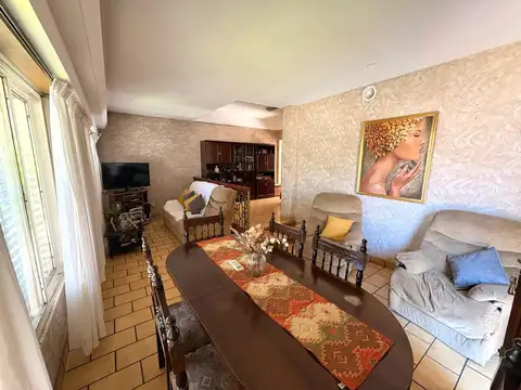 Depto Tipo Casa en Venta de 5 ambientes