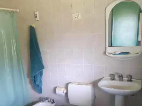 Casa 4 ambientes con 1 baño