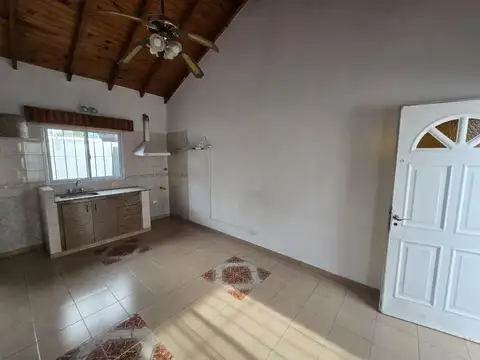 Depto Tipo Casa en Alquiler de 1 dormitorio
