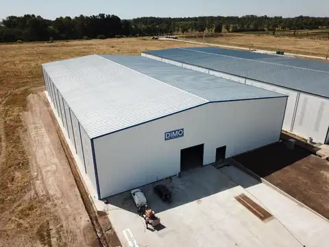 Nave a estrenar en  Parque Industrial Ruta 6