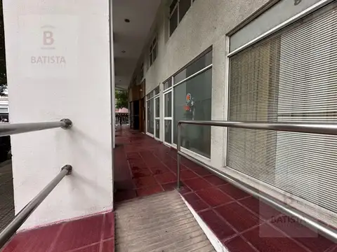 Local en Alquiler Via Pública