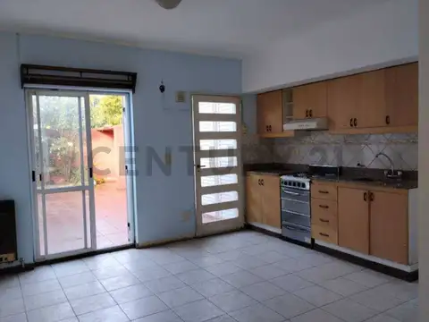 Casa en Alquiler con 1 cochera