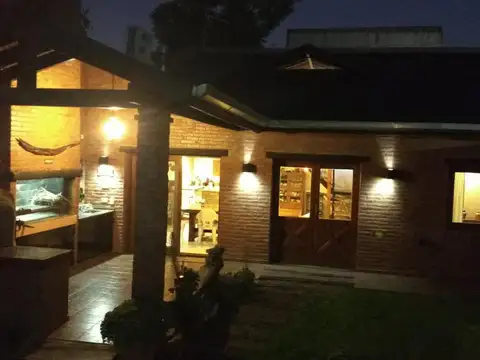 Casa en Venta en Don Torcuato, USD 320.000