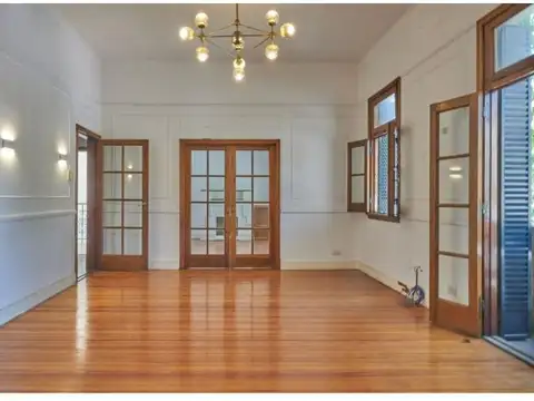 VENTA. Casa 3 dormitorios terraza patio.