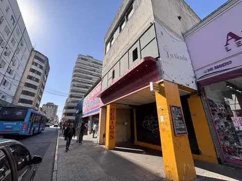 Propiedad Unica Local Comercial y 3 dptos a estrenar