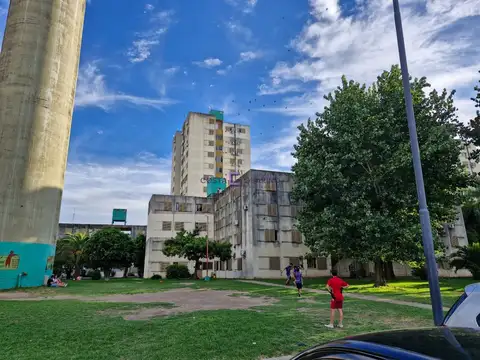 Eduardo Bradley 305, Villa Tesei, Provincia de Buenos Aires, 300