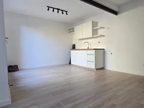 Depto Tipo Casa en Venta en Pompeya, USD 113.500