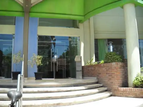 Maestro A D Elia 800, Piso 10