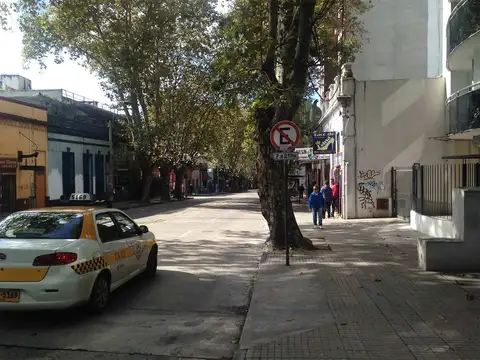 XINTEL(VEN-VEN-212) Venta de Local Comercial en Pocitos