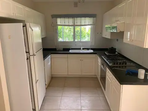 Casa 7 ambientes con 3 baños