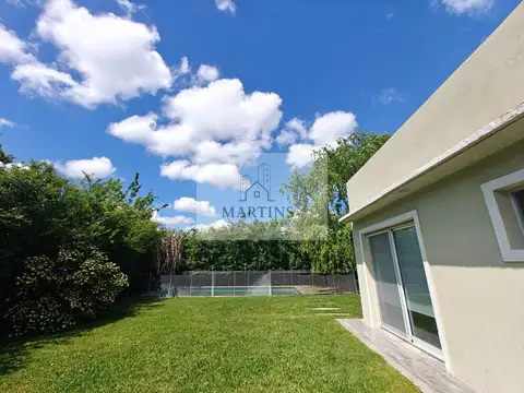 Casa en Venta en Pilar del Este - Santa Guadalupe, USD 270.000