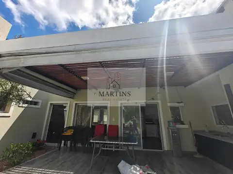 Casa 5 ambientes con 3 baños