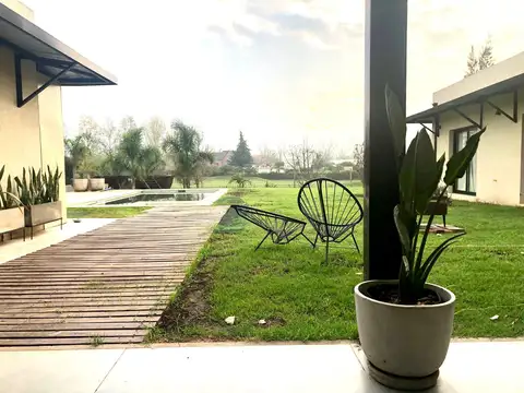 Alquiler Anual Casa Barrio El Remanso Haras Santa Maria Escobar