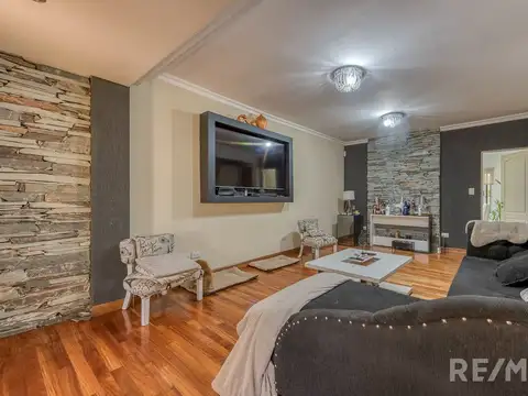 Casa 7 ambientes con 3 baños