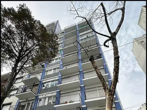 VENTA DEPARTAMENTO DOS AMBIENTES CON PATIO AMOBLADO