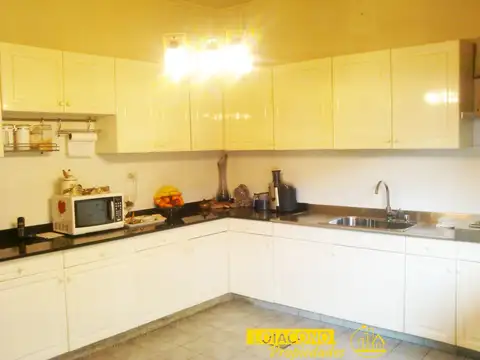 Casa 4 ambientes con 3 baños
