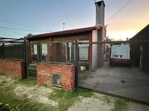 CASA 4 AMB VENTA CON RENTA LONGCHAMPS GARAGE 3 AUT