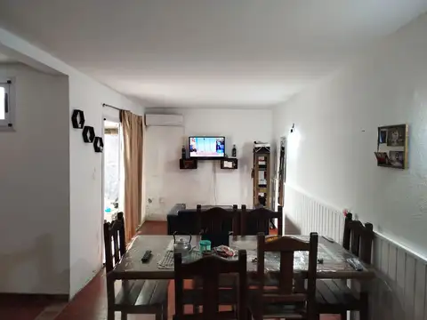 calle 60 entre 146 y 147  N° 2566