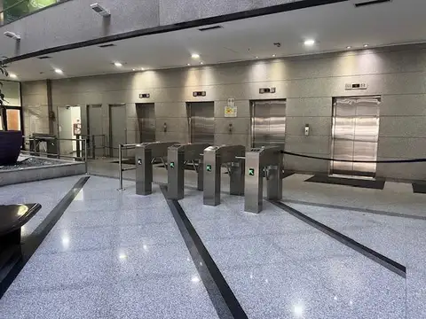 Oficina en Alquiler con 1 cochera