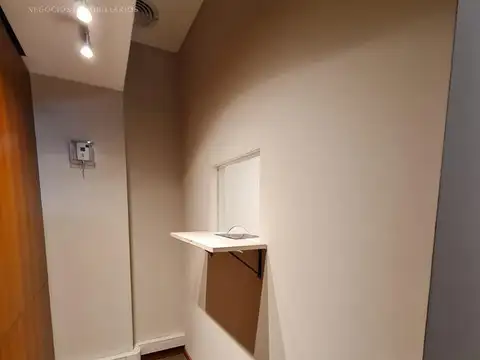 Oficina 5 ambientes con 2 baños