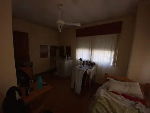 PH en  venta bloque de un local y tres departamentos de dos dormitorios