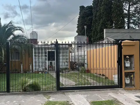 Casa en  Don Torcuato 4 ambientes