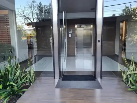 Avenida Hipólito Yrigoyen 1100, Piso 1