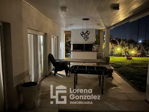 Casa 4 ambientes con 3 baños